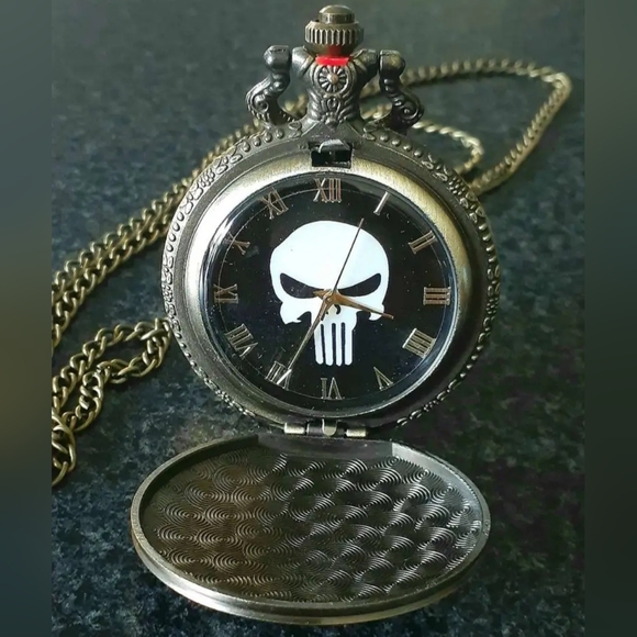 New Punisher Skull pocket watch SHIPPING AVAILABLE - Picture 4 of 4